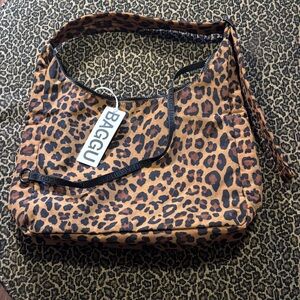 Baggu Leopard Print Nylon Shoulder Bag